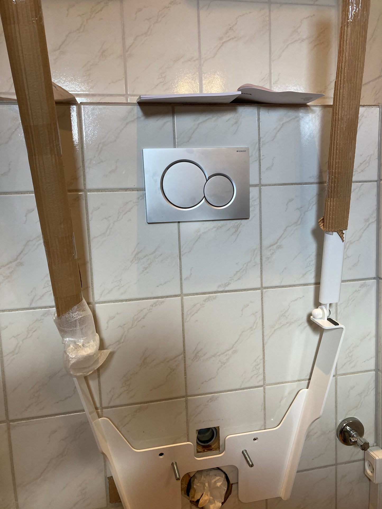 Anne armstøtter til Geberit AquaClean Mera Classic gulvstående med flere